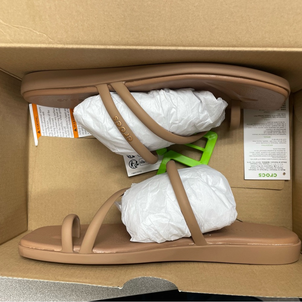 CROCS Miami Toeliop Sandals 7 NWT - Picture 2 of 4